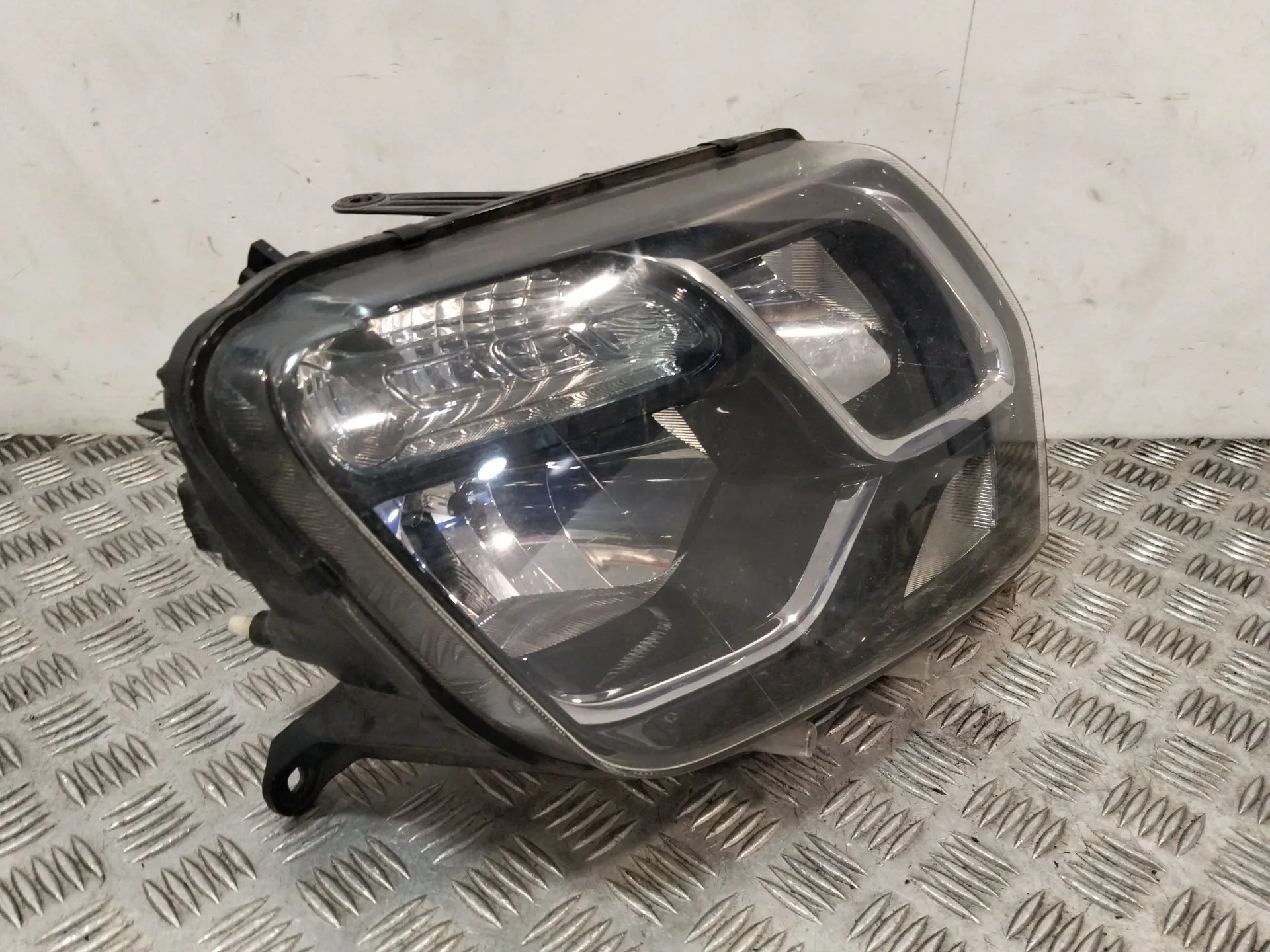 Faro Derecho para Dacia Duster (Hs_)