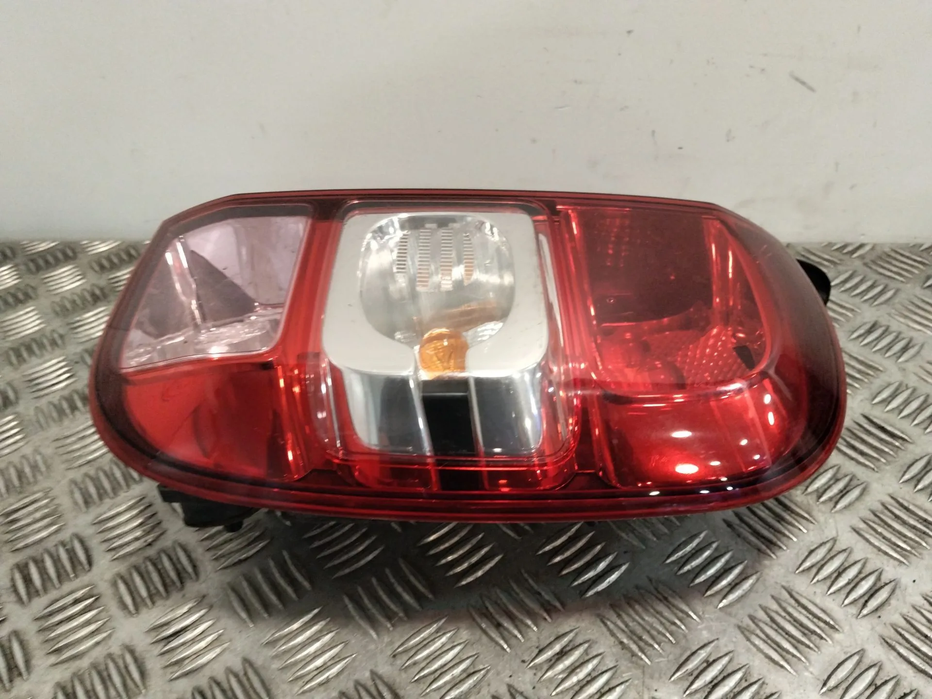 Piloto Trasero Derecho para Dacia Duster (Hs_)