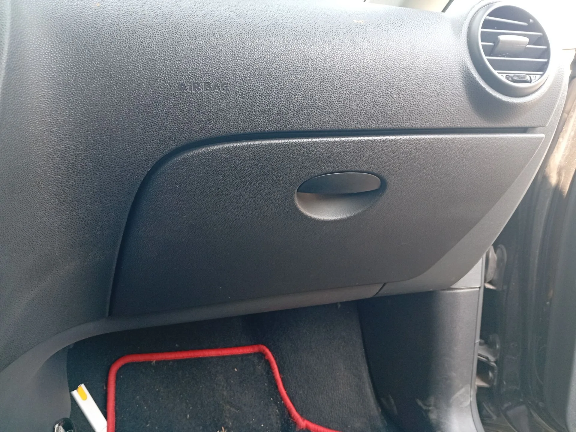 Guantera para Seat Leon (1P1)