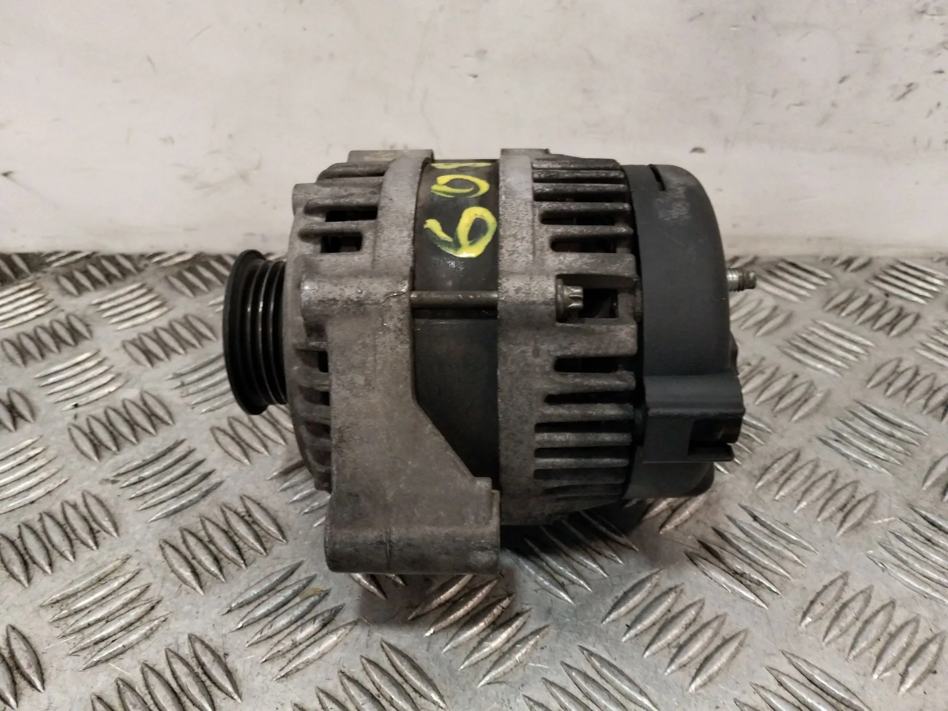 Alternador para Chevrolet Aveo / Kalos Hatchback (T250, T255)