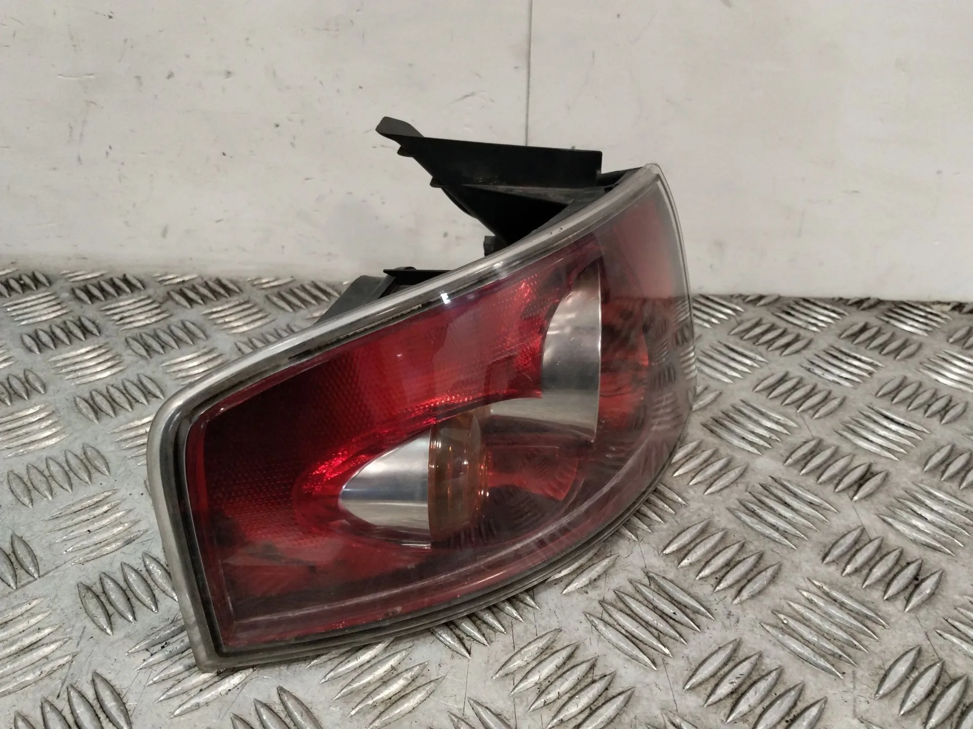 Piloto Trasero Izquierdo para Seat Ibiza Iii (6L1)