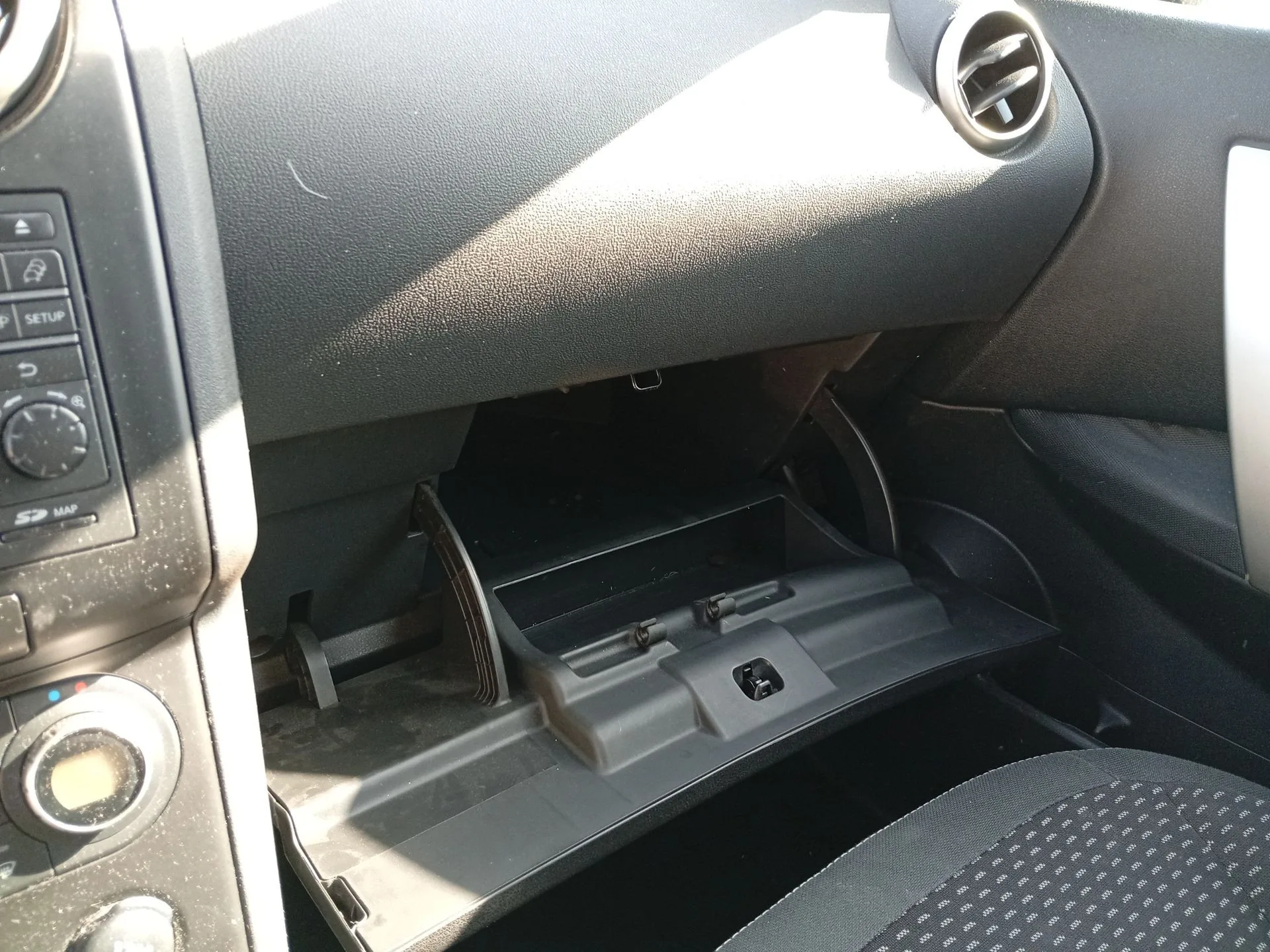 Guantera para Nissan Qashqai I (J10, Nj10)
