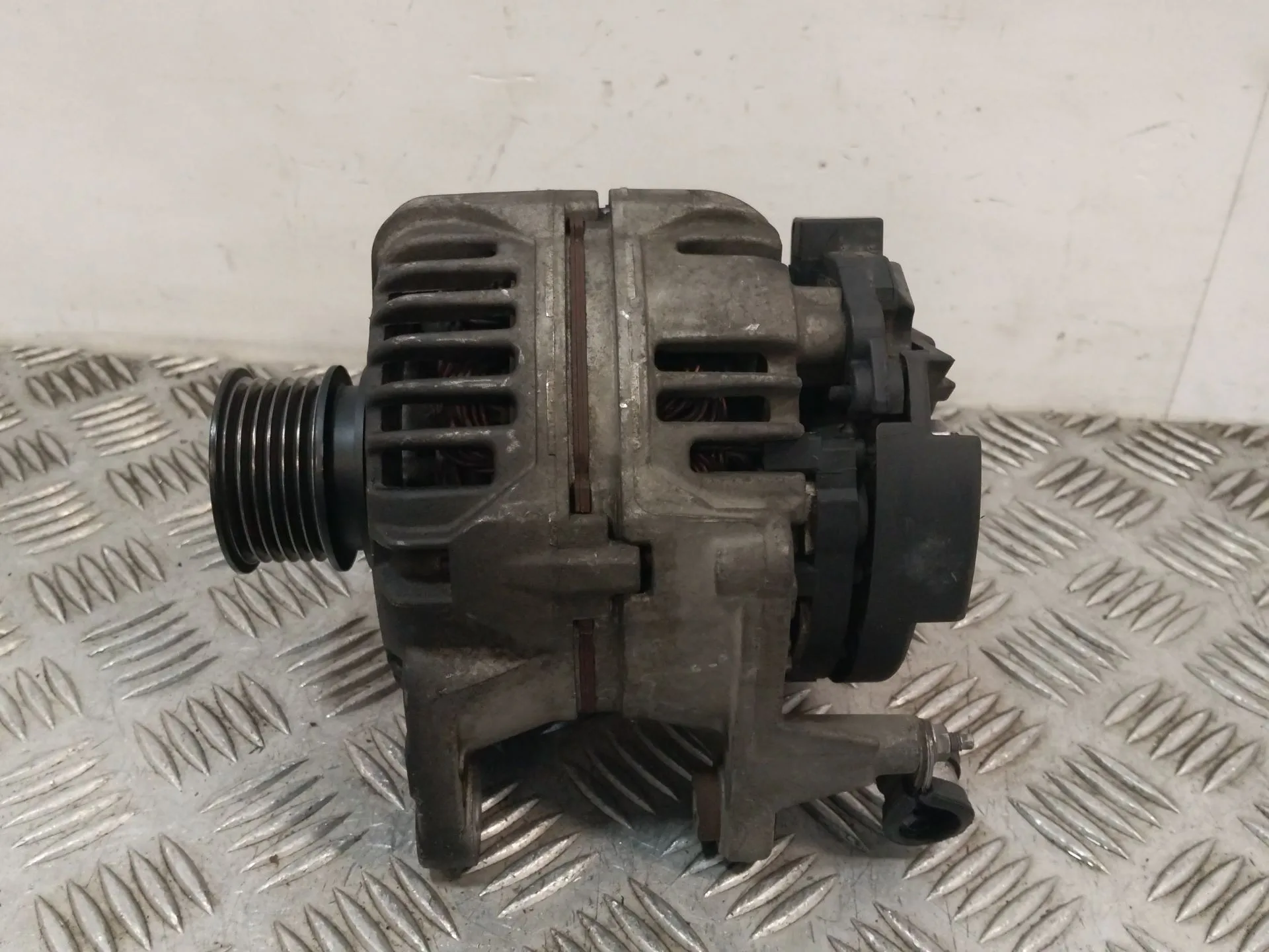 Alternador para Volkswagen Polo (6N2)