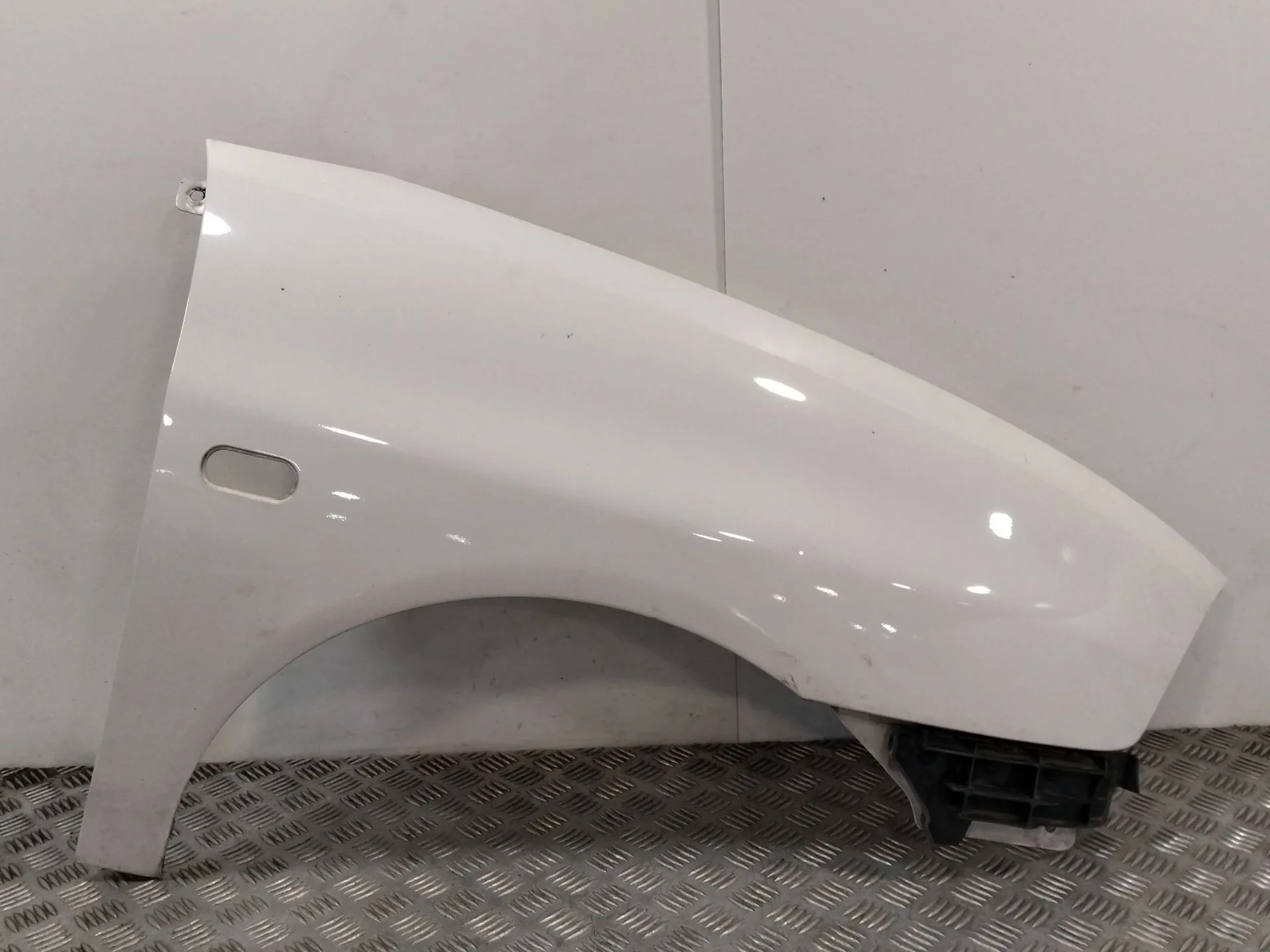 Aleta Delantera Derecha para Seat Ibiza Iii (6L1)