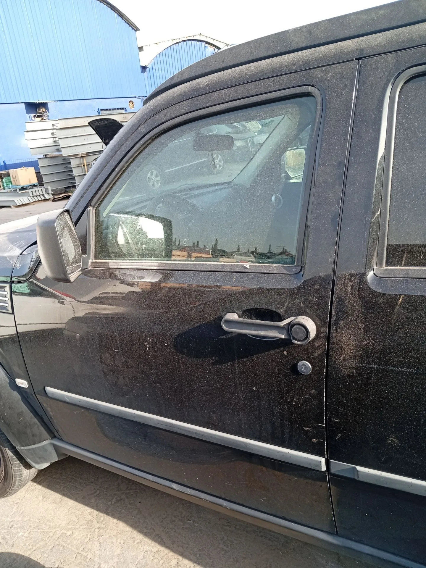 Puerta Delantera Izquierda para Dodge Nitro