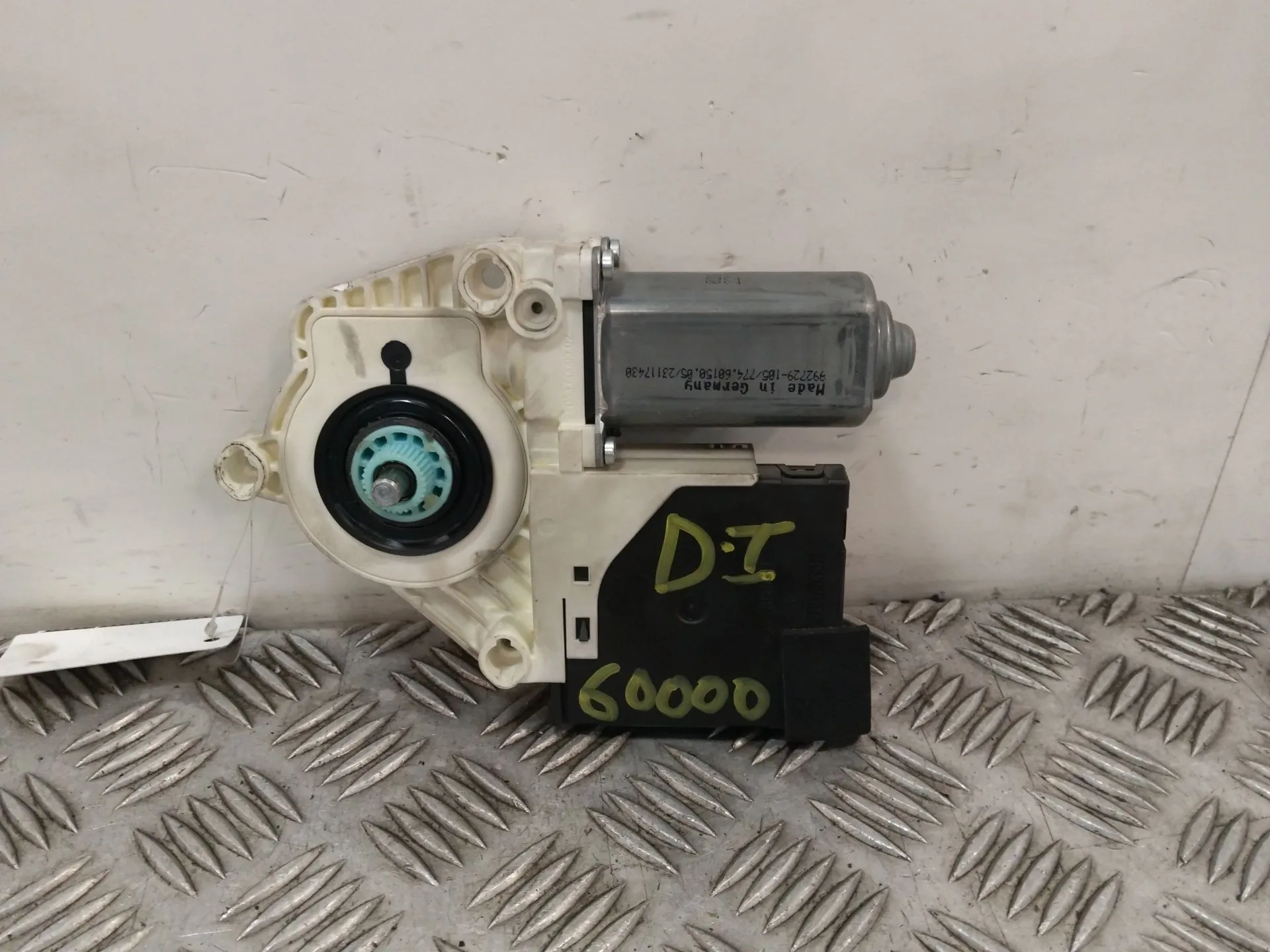 Motor Elevalunas Delantero Izquierdo para Volkswagen Passat B6 Variant (3C5)