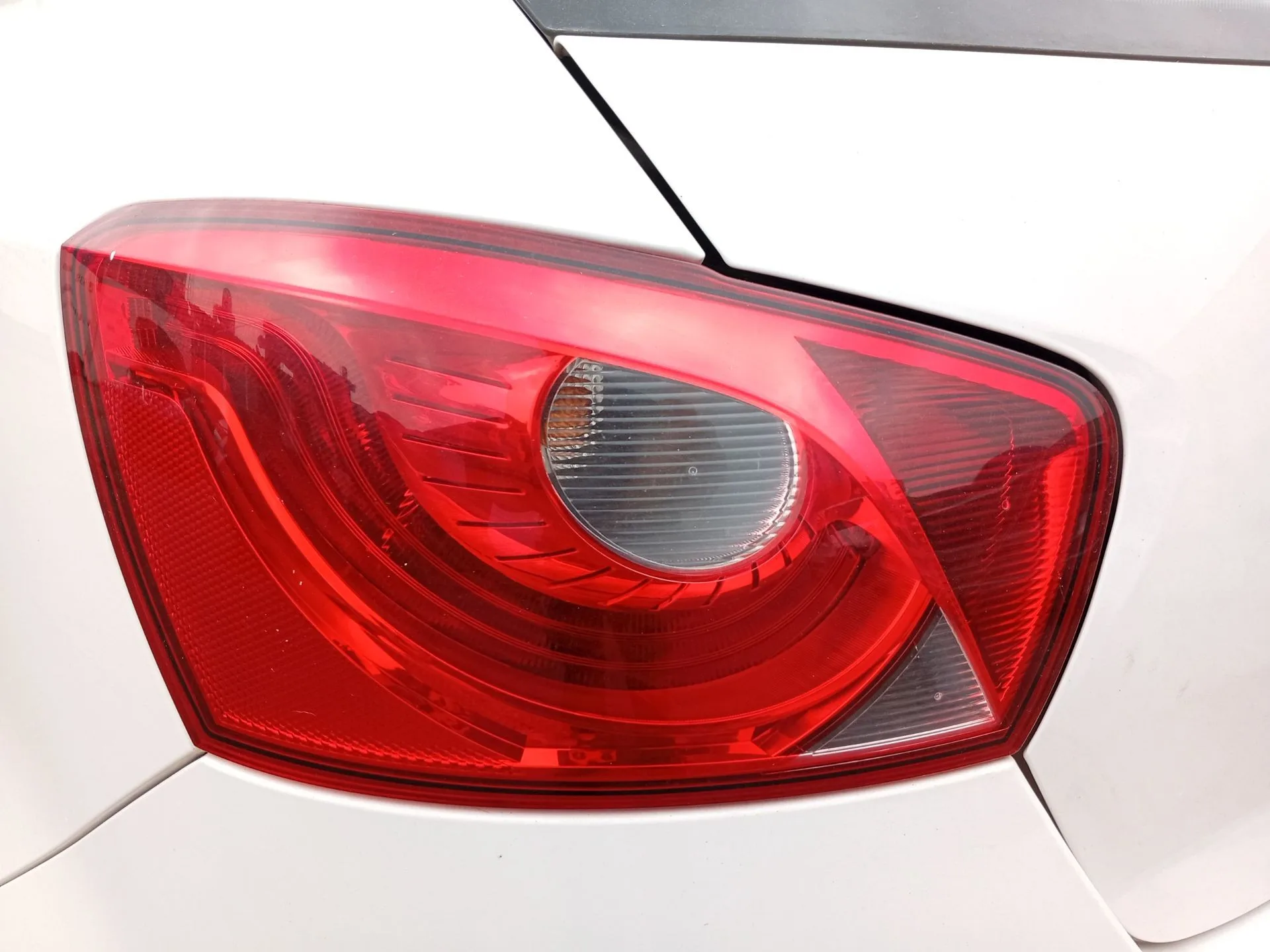 Piloto Trasero Izquierdo para Seat Ibiza Iv (6J5, 6P1)