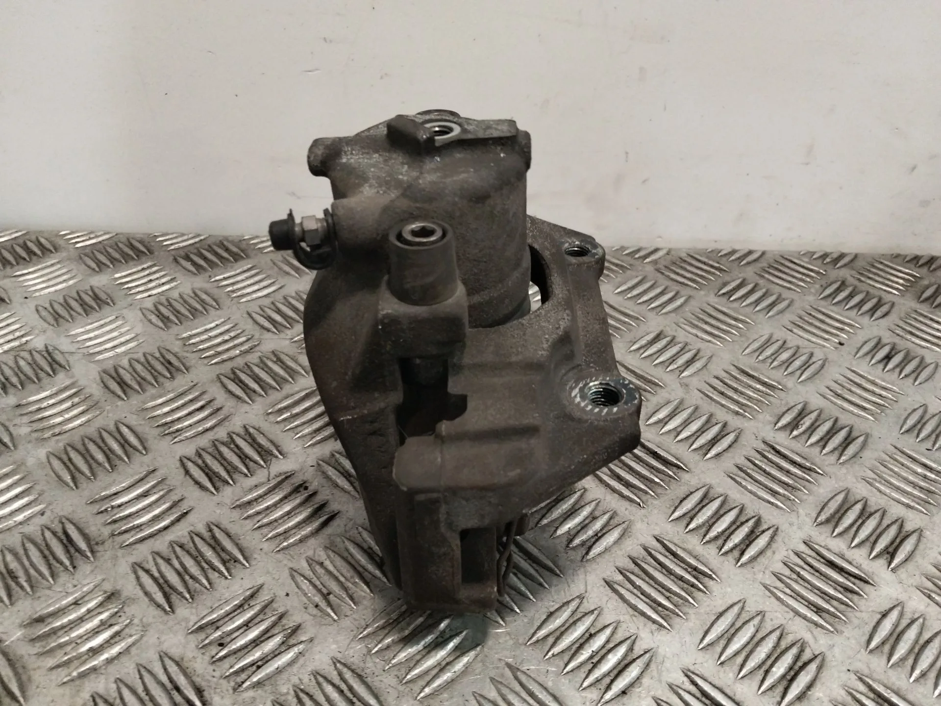 Pinza Freno Delantera Izquierda para Opel Corsa C (X01)