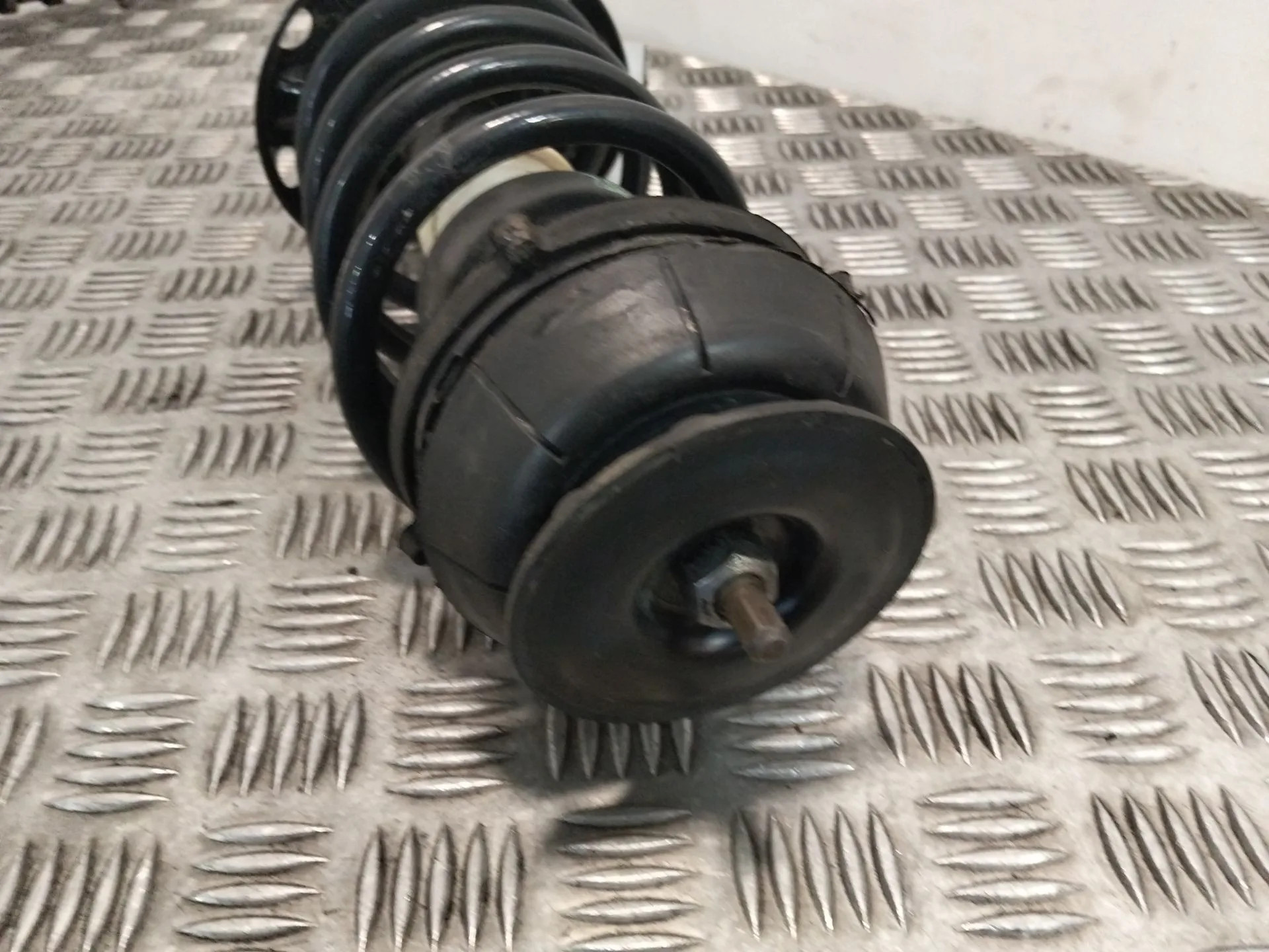 Amortiguador Delantero Derecho para Opel Corsa C (X01)
