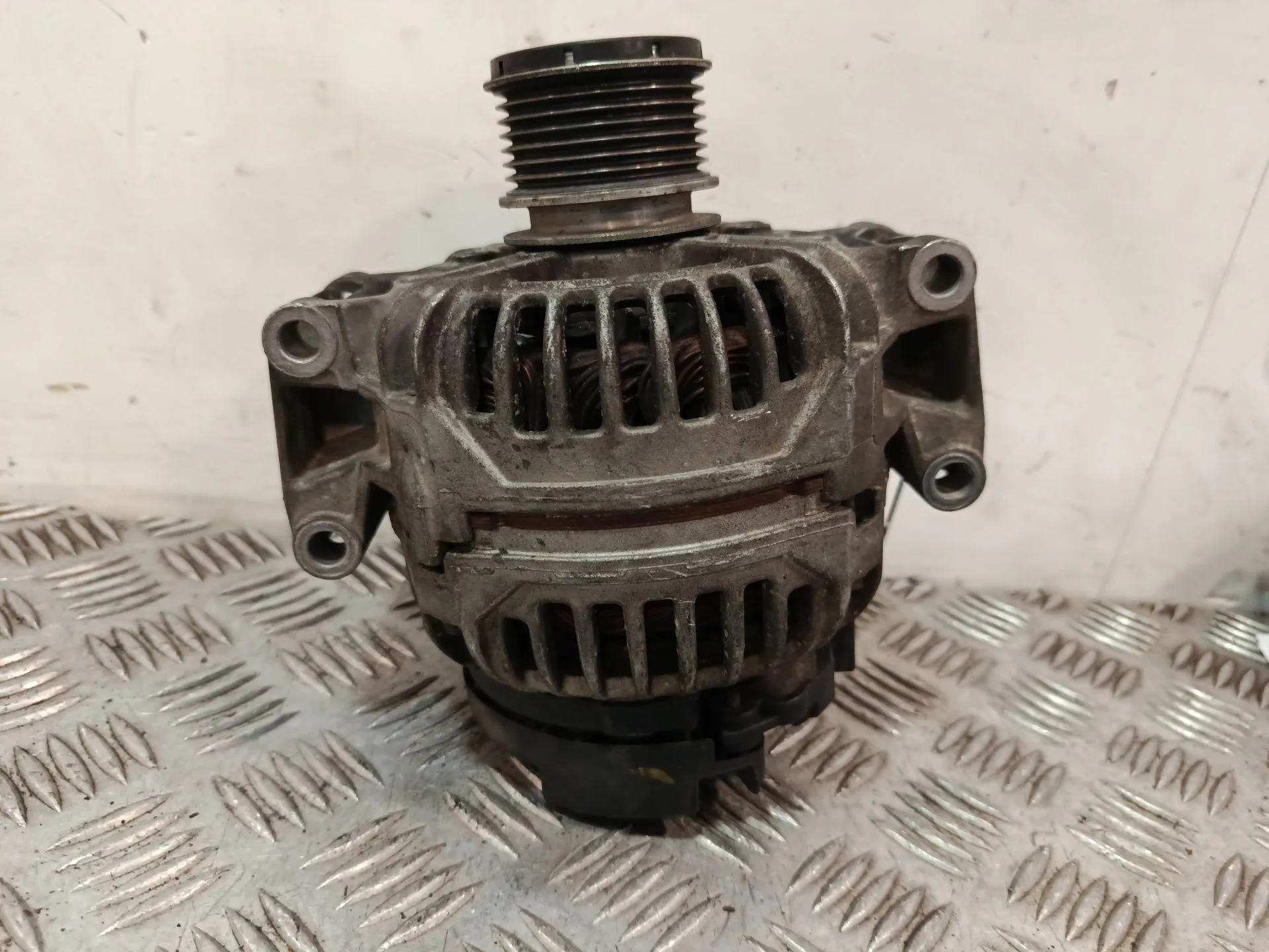 Alternador para Mercedes-Benz Clase C (W203)