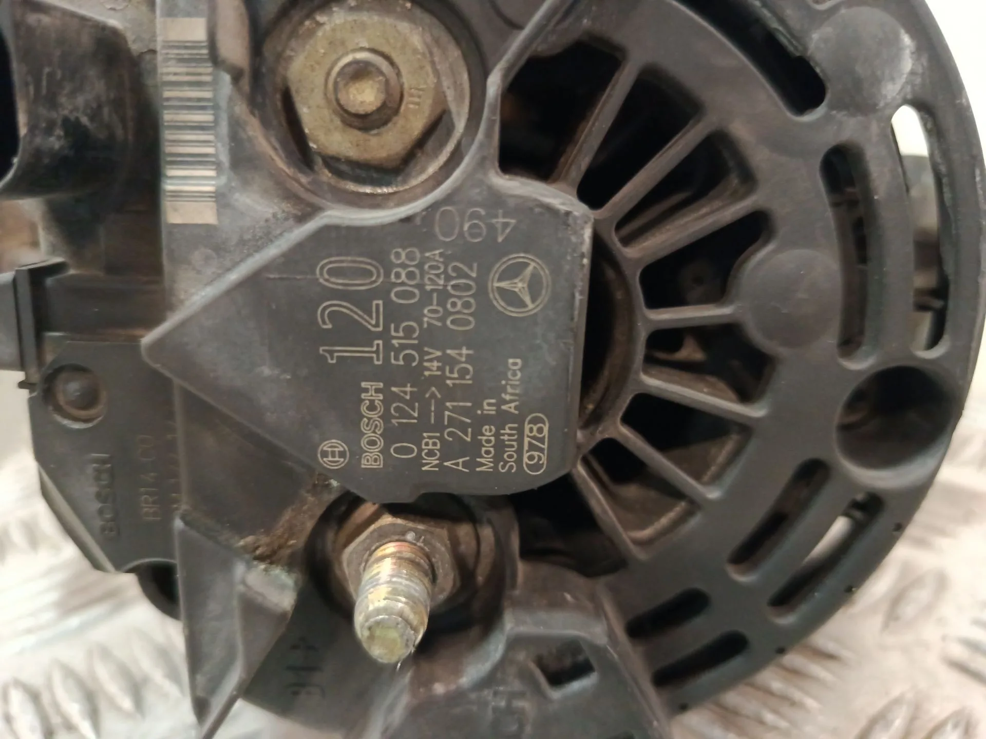 Alternador para Mercedes-Benz Clase C (W203)