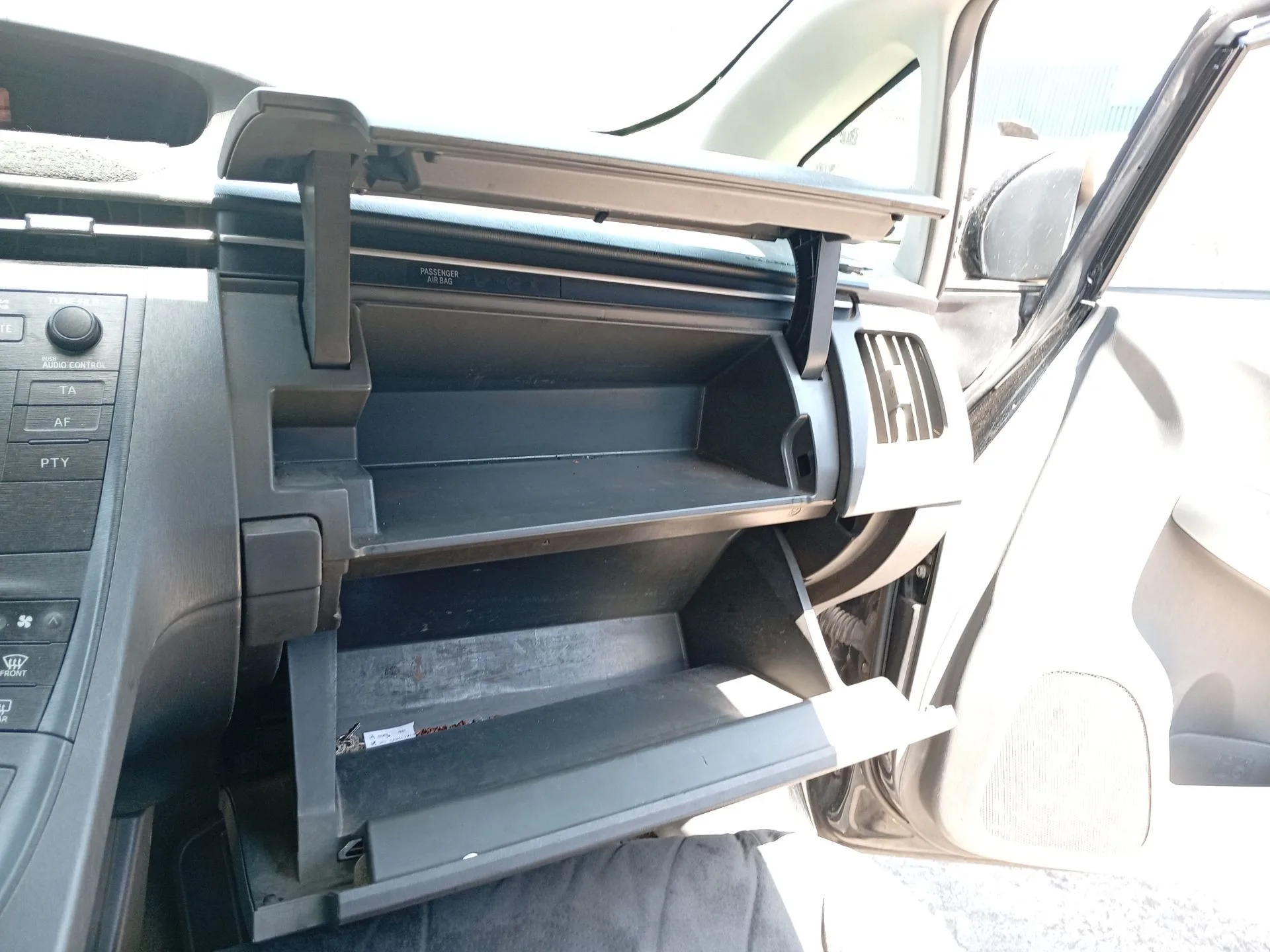 Guantera para Toyota Prius (_W3_)