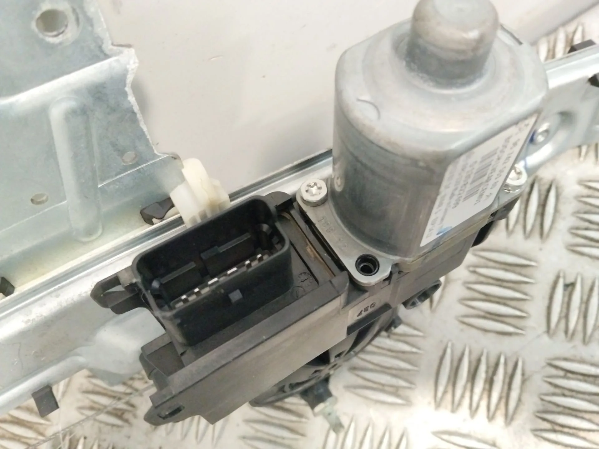 Elevalunas Trasero Izquierdo para Peugeot 208 I (Ca_, Cc_)