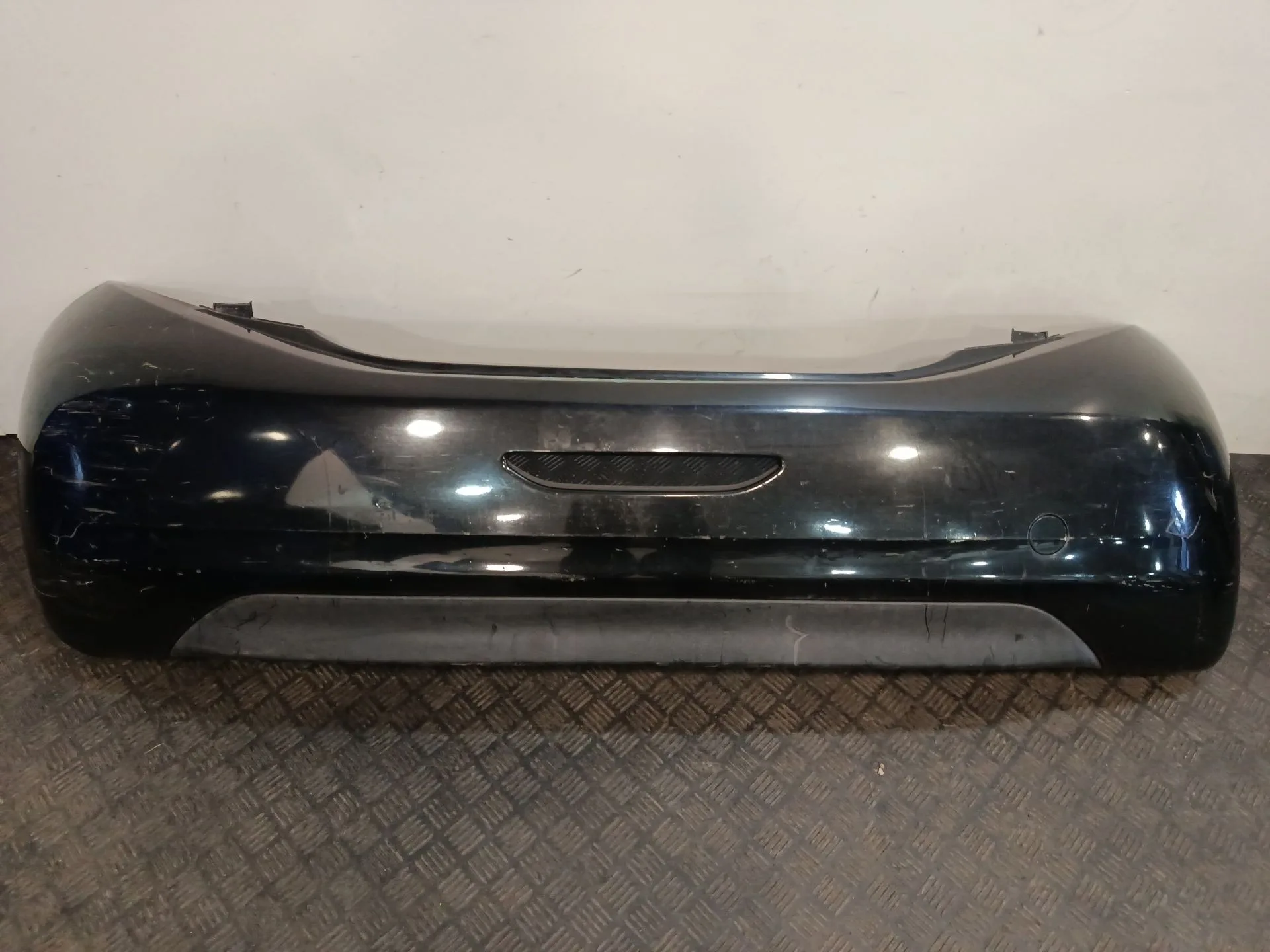 Paragolpes Trasero para Peugeot 208 I (Ca_, Cc_)