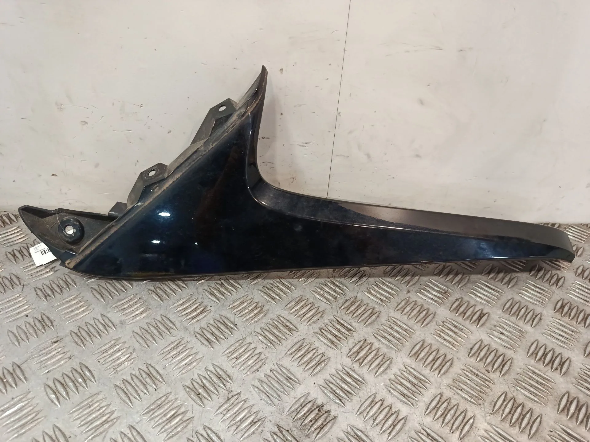 Moldura para Toyota Rav 4 V (_A5_, _H5_)