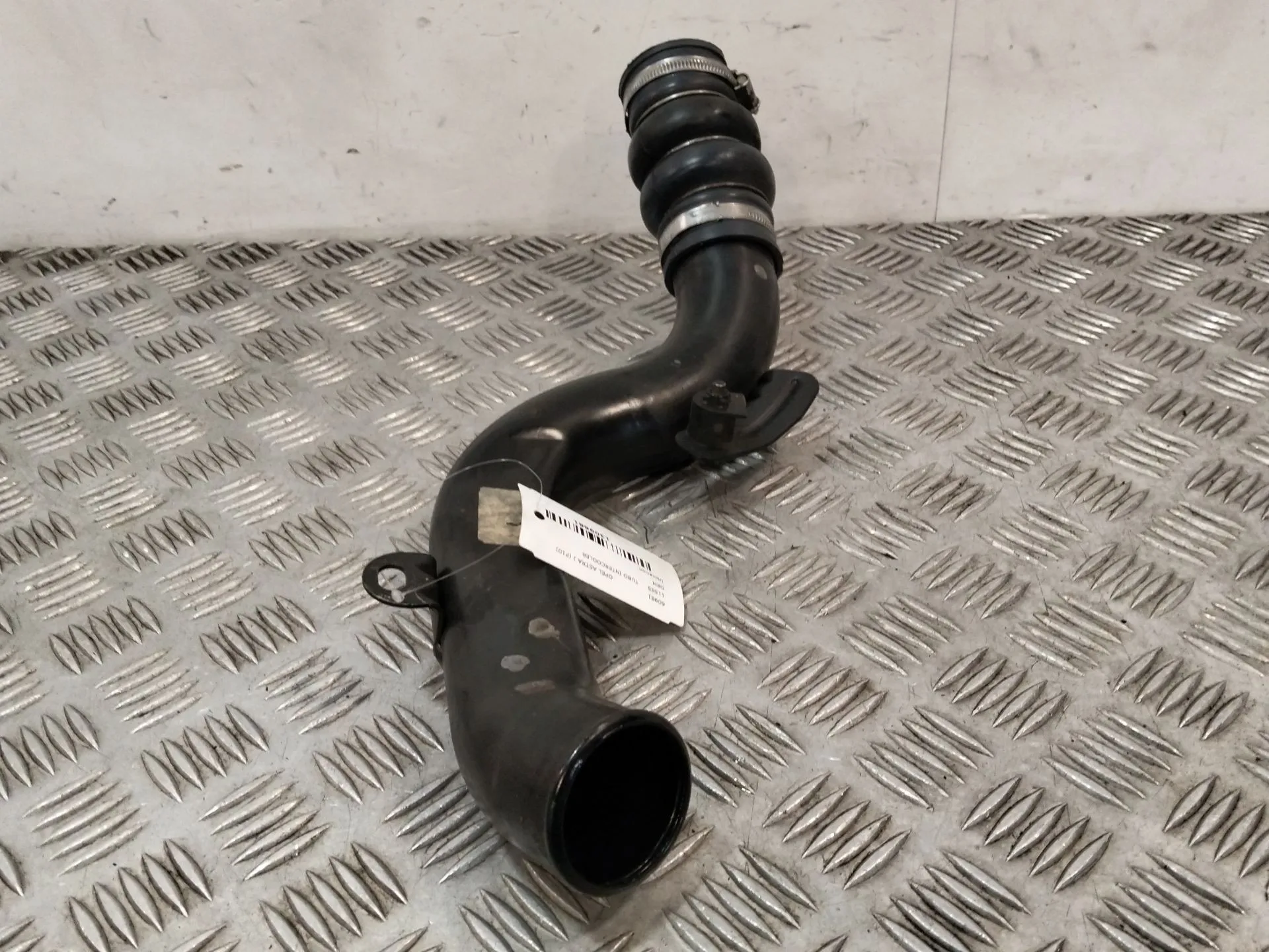 Tubo Intercooler para Opel Astra J (P10)
