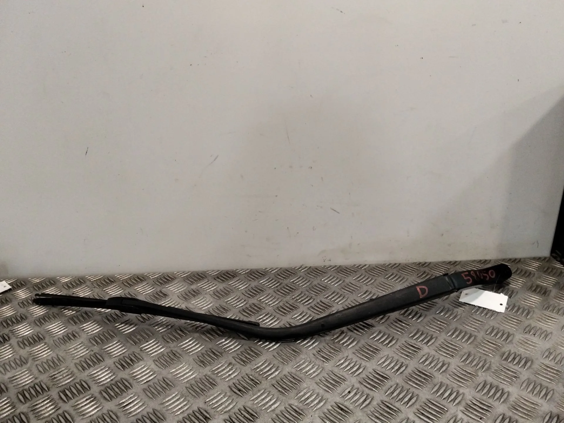 Brazo Limpia Delantero para Mazda 3 Lim. (Bl)