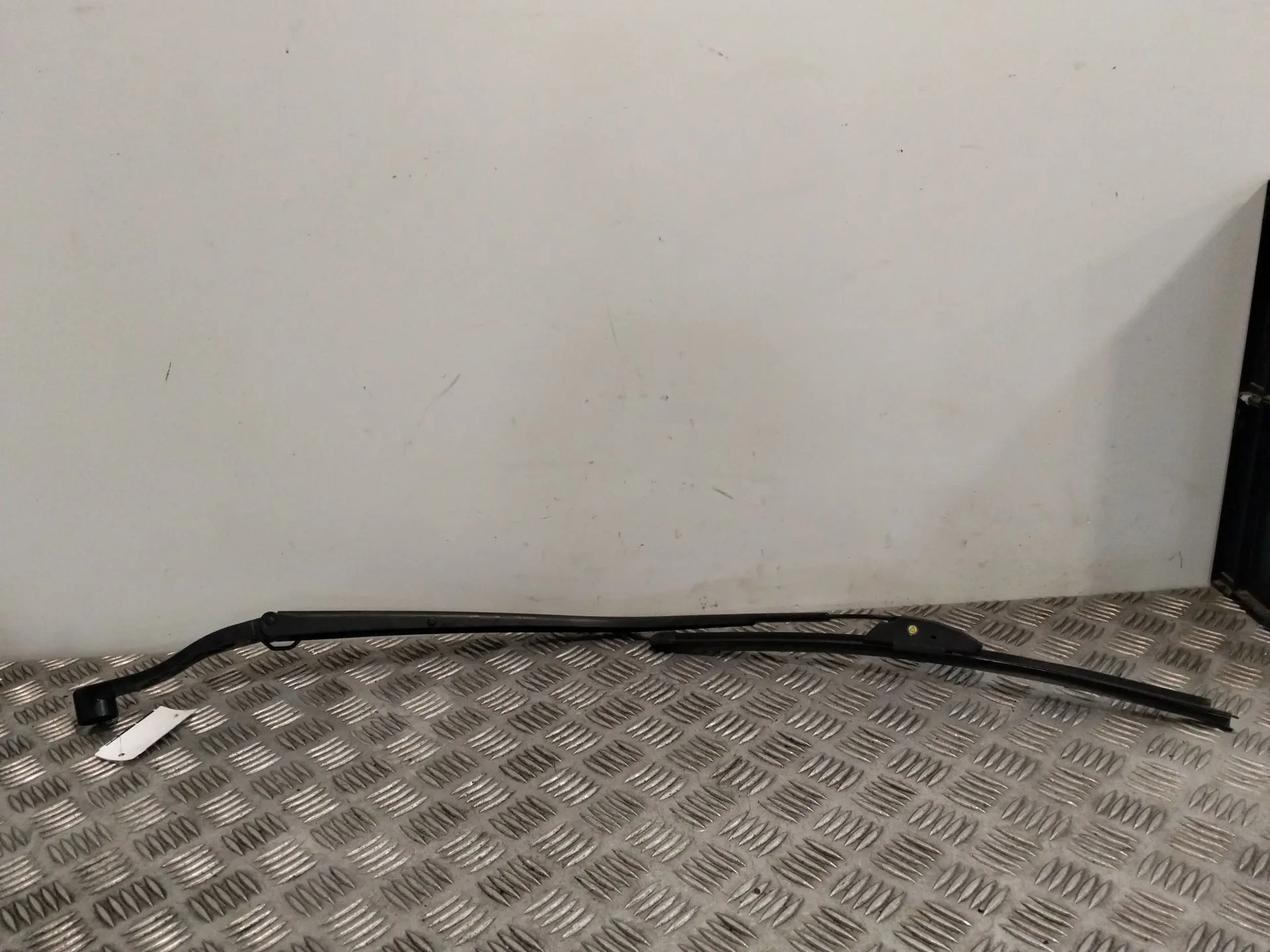 Brazo Limpia Delantero para Mazda 3 Lim. (Bl)