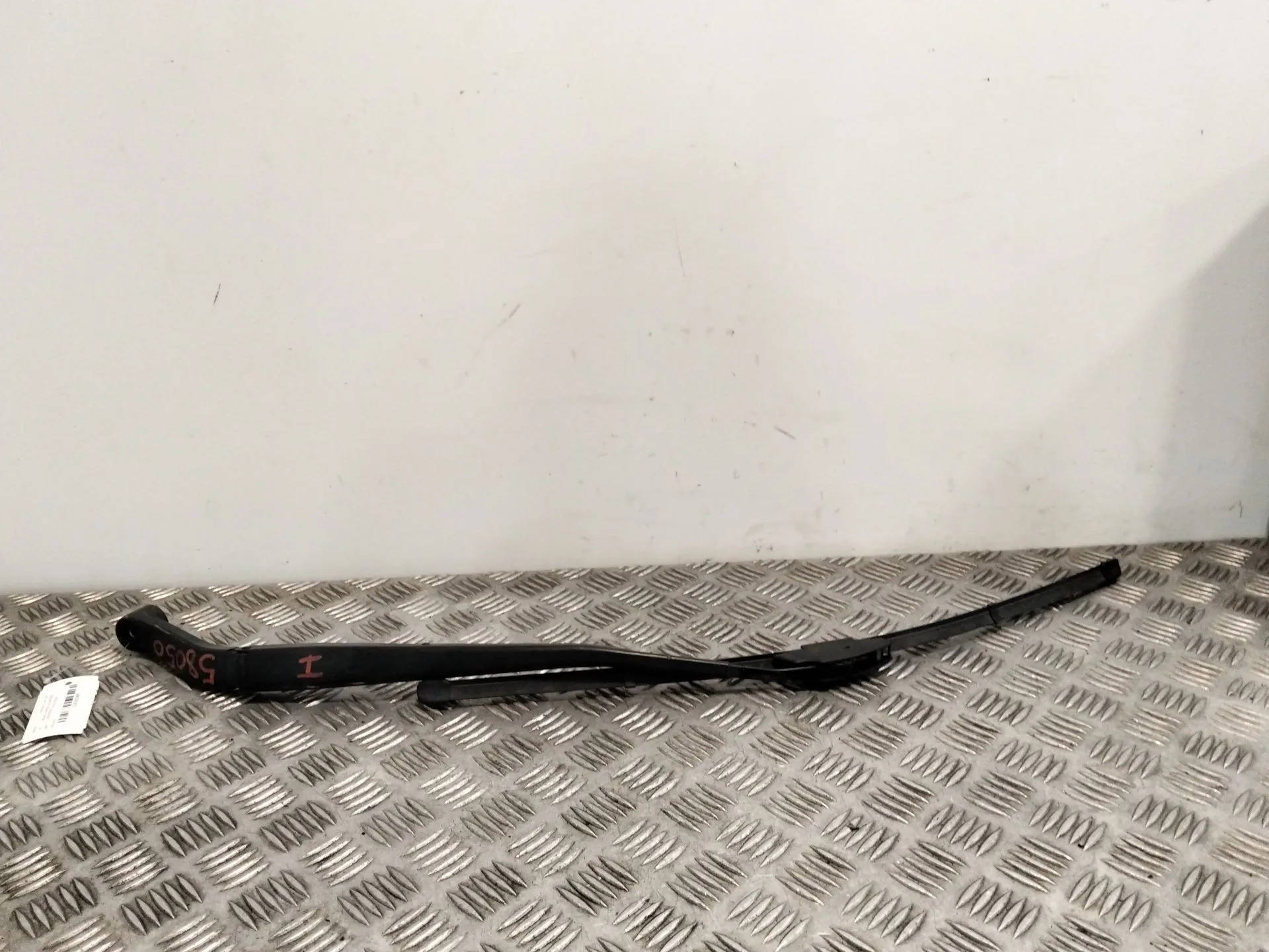 Brazo Limpia Delantero Izquierdo para Mazda 3 Lim. (Bl)