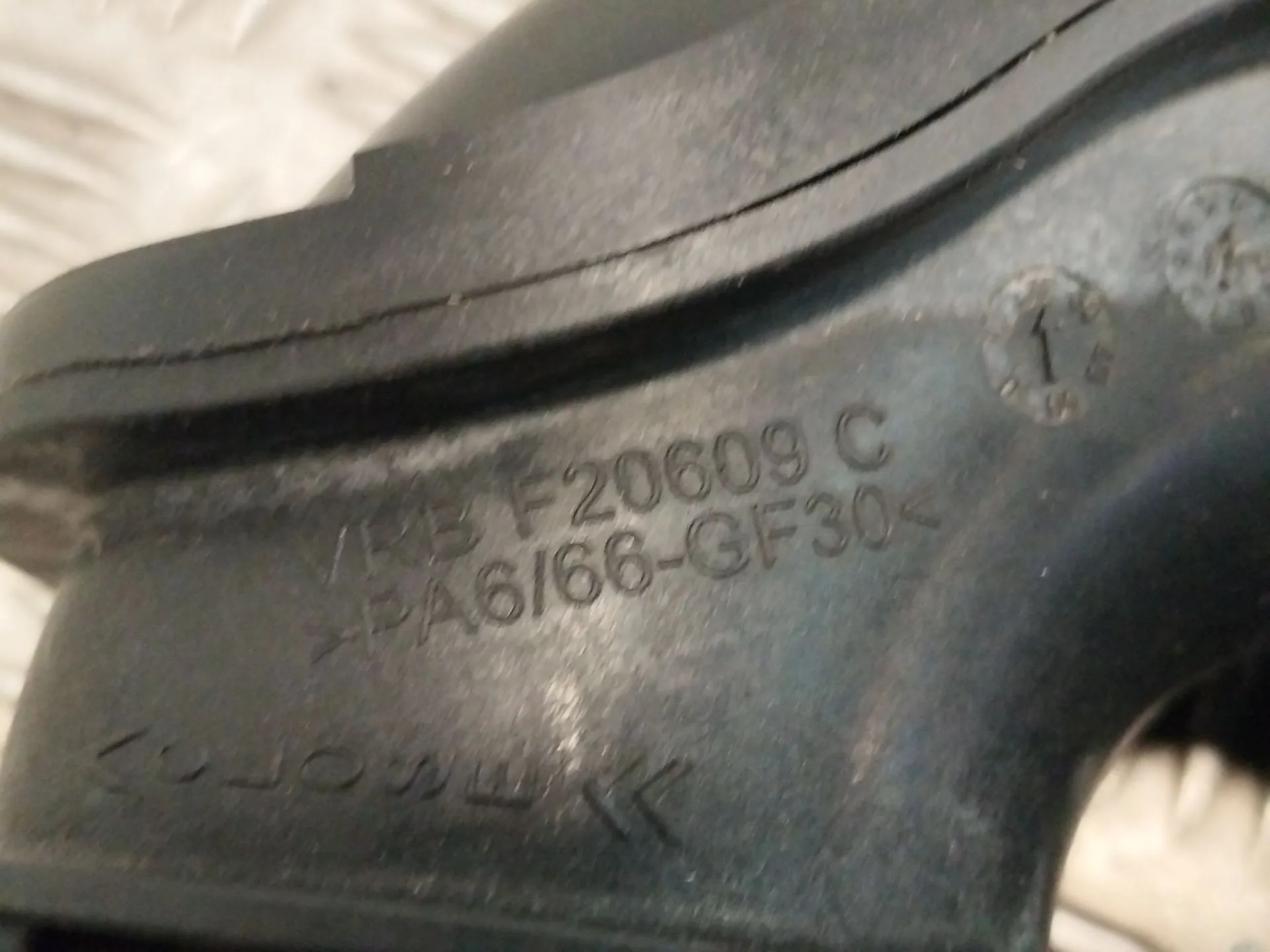 Tubo para Opel Insignia A (G09)