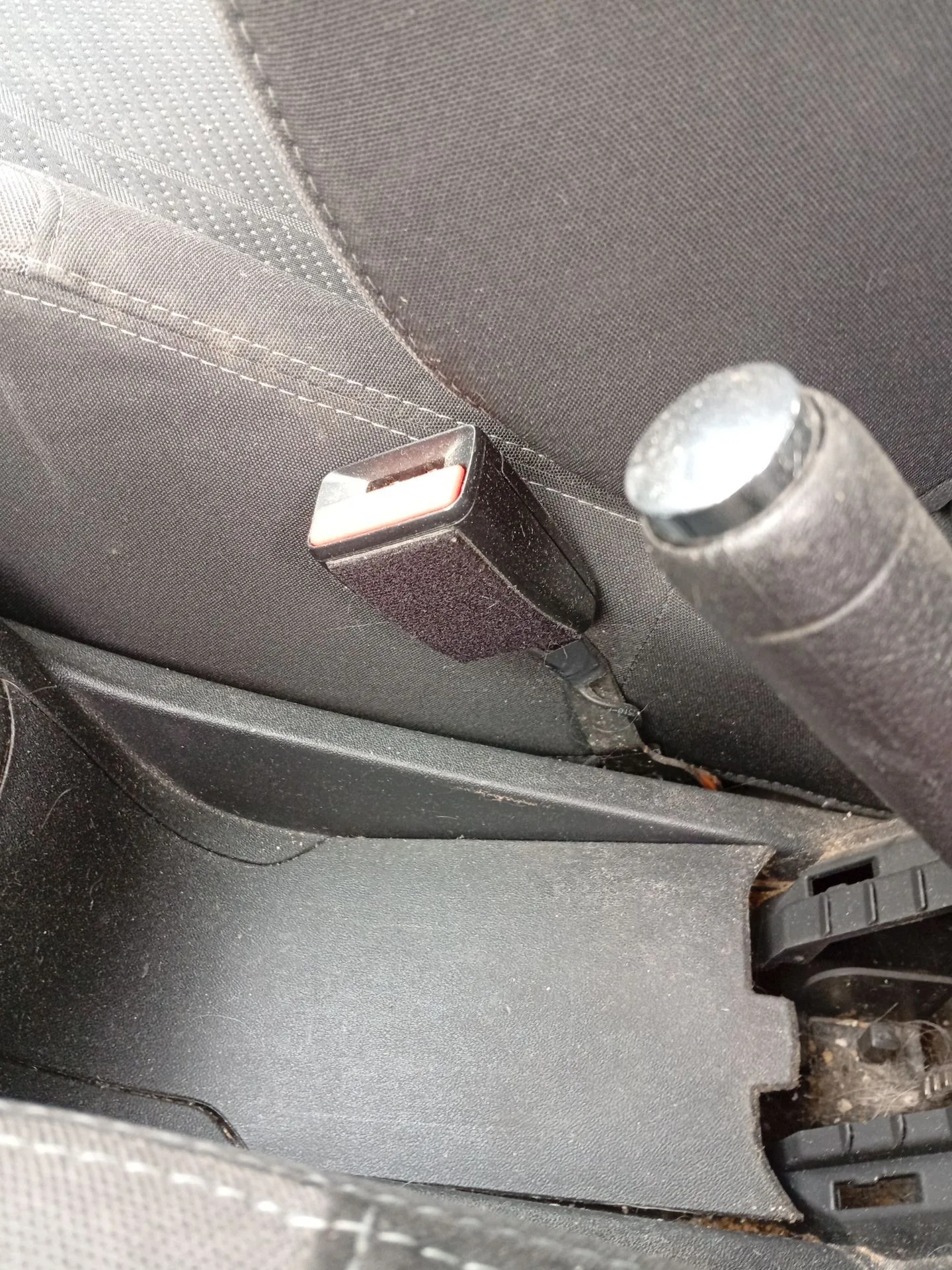 Enganche Cinturon Delantero Derecho para Peugeot 208 I (Ca_, Cc_)