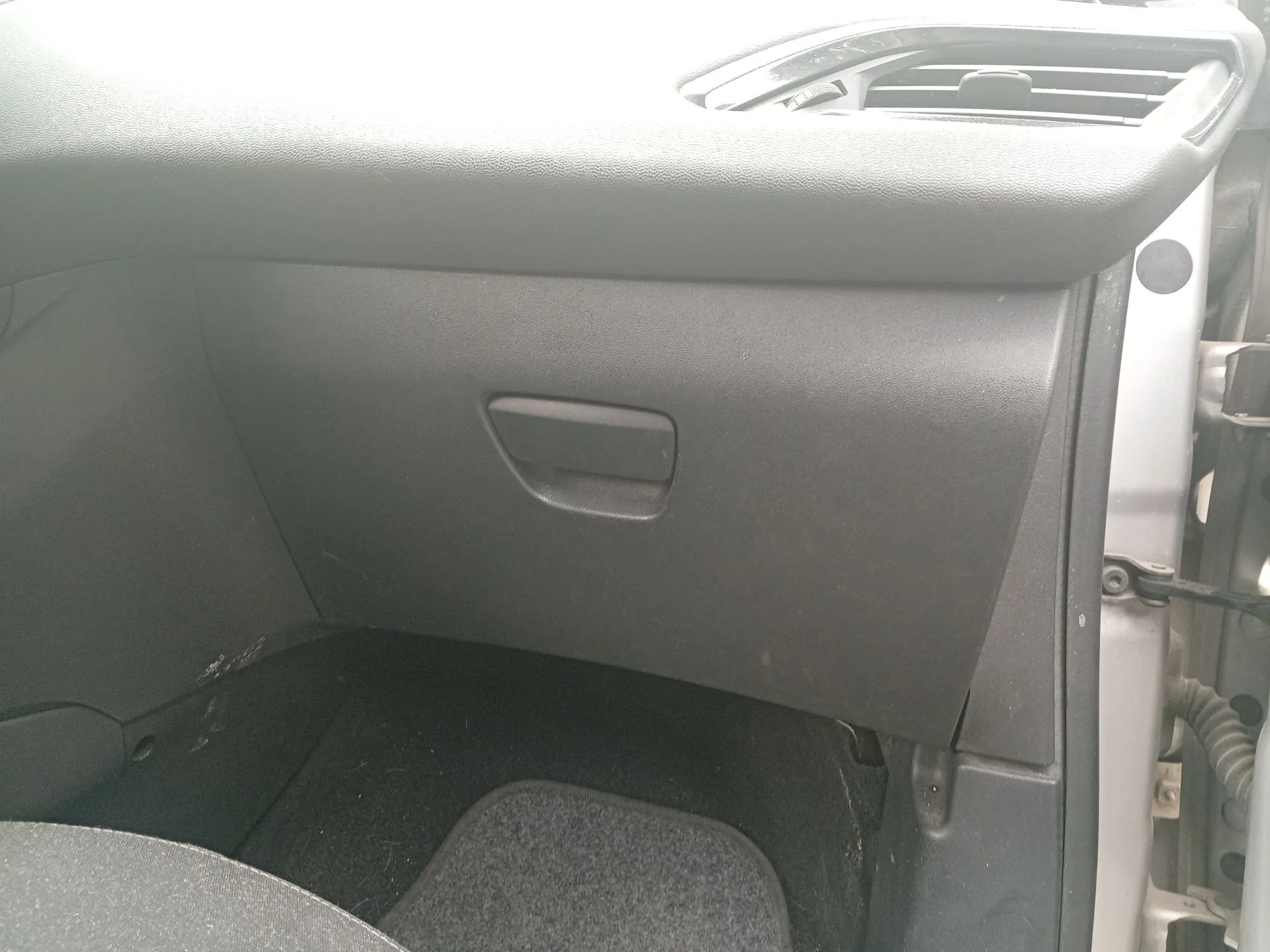 Guantera para Peugeot 208 I (Ca_, Cc_)