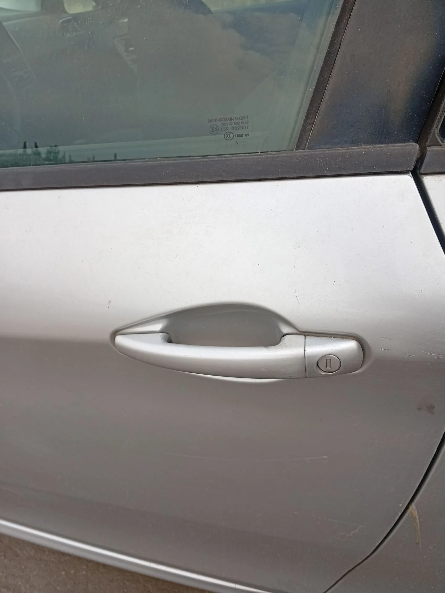 Maneta Exterior Delantera Izquierda para Peugeot 208 I (Ca_, Cc_)