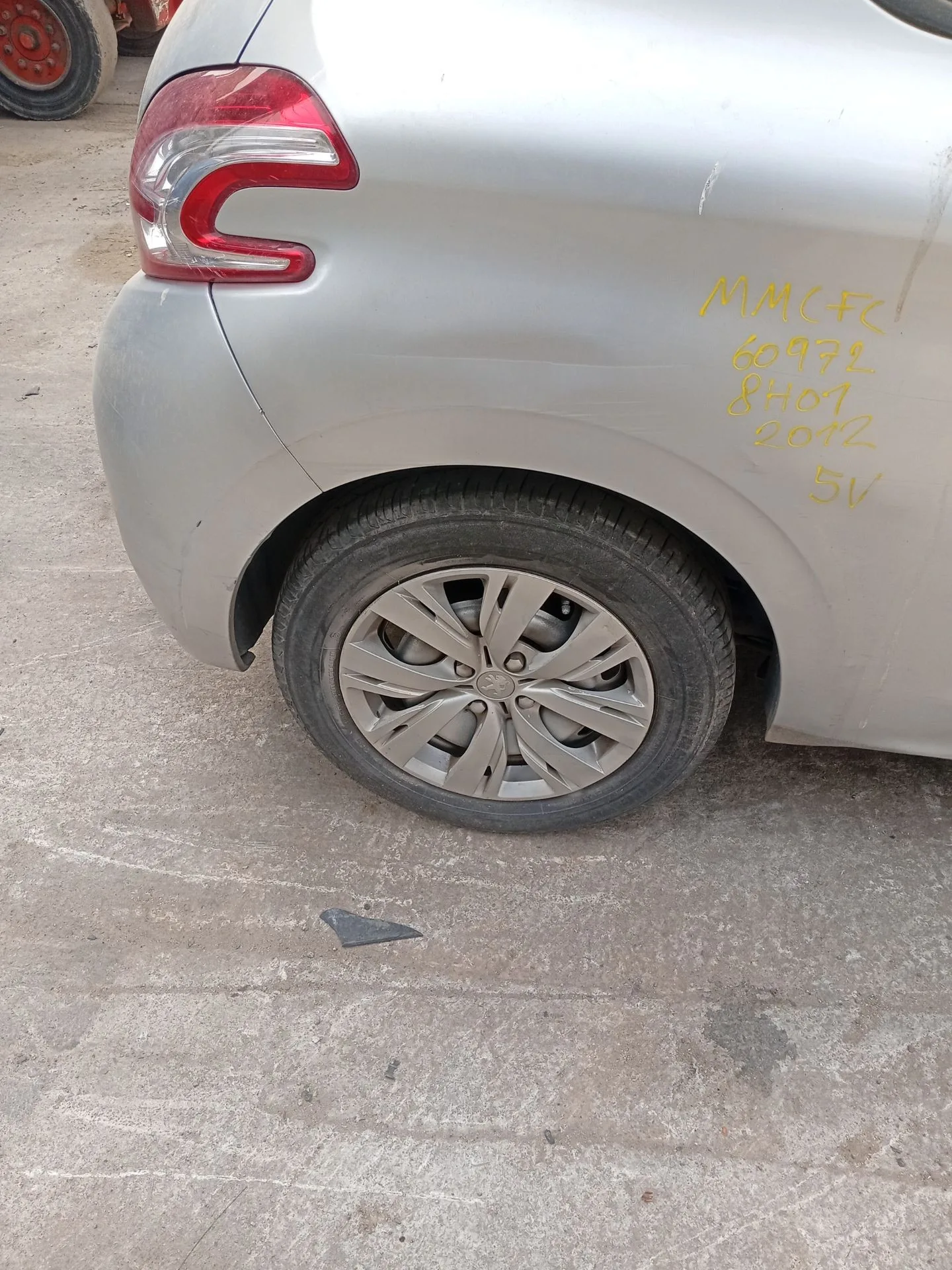 Mangueta Trasera Derecha para Peugeot 208 I (Ca_, Cc_)