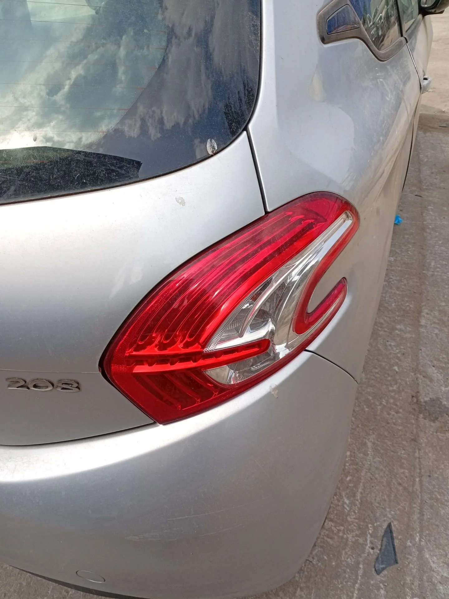 Piloto Trasero Derecho para Peugeot 208 I (Ca_, Cc_)