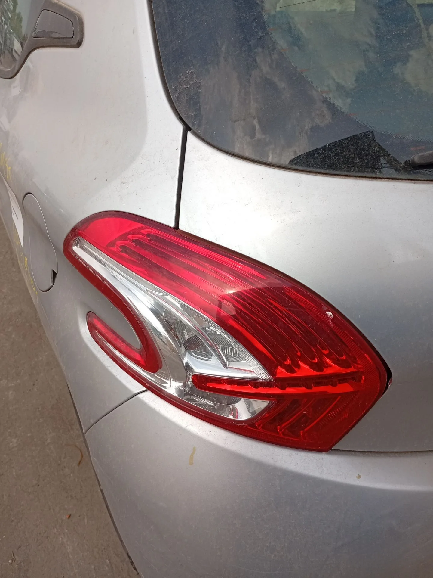 Piloto Trasero Izquierdo para Peugeot 208 I (Ca_, Cc_)
