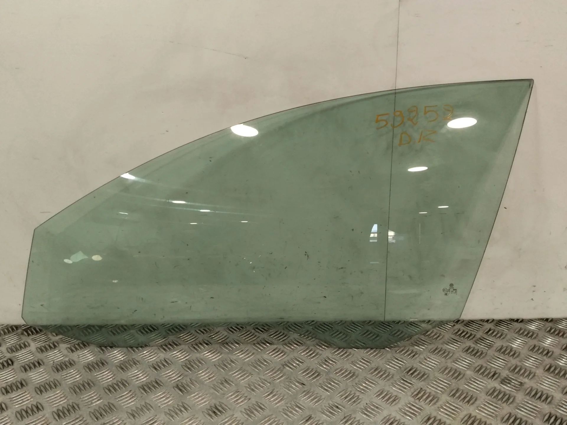 Luna Delantera Izquierda para Volkswagen Passat B6 (3C2)