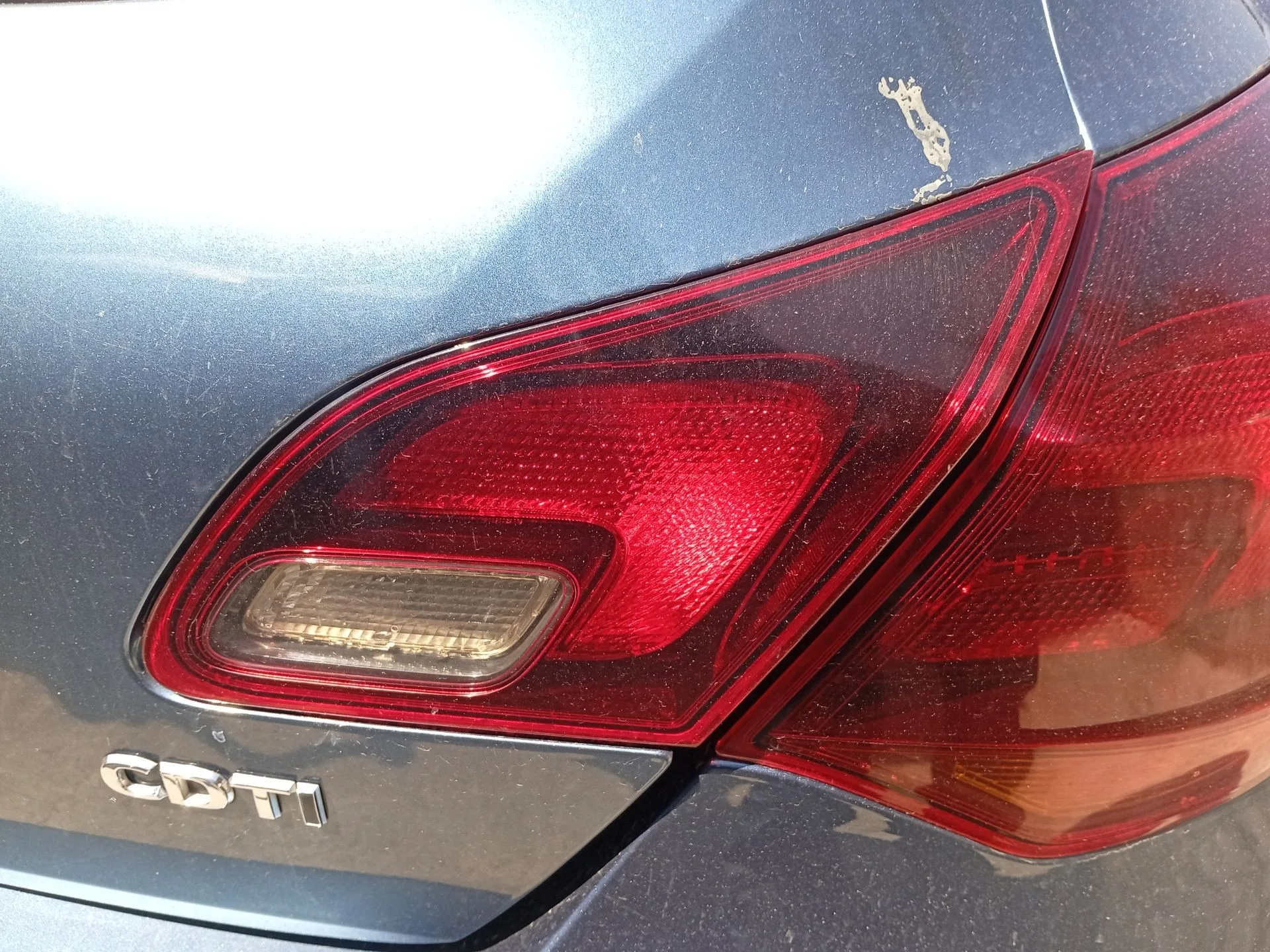 Piloto Trasero Derecho Interior para Opel Astra J (P10)