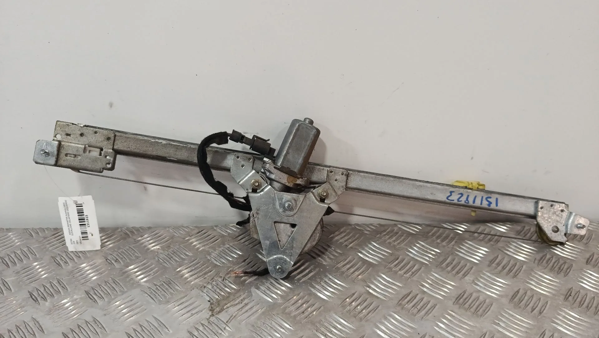Elevalunas Delantero Izquierdo para Nissan Primastar Autobus (X83)