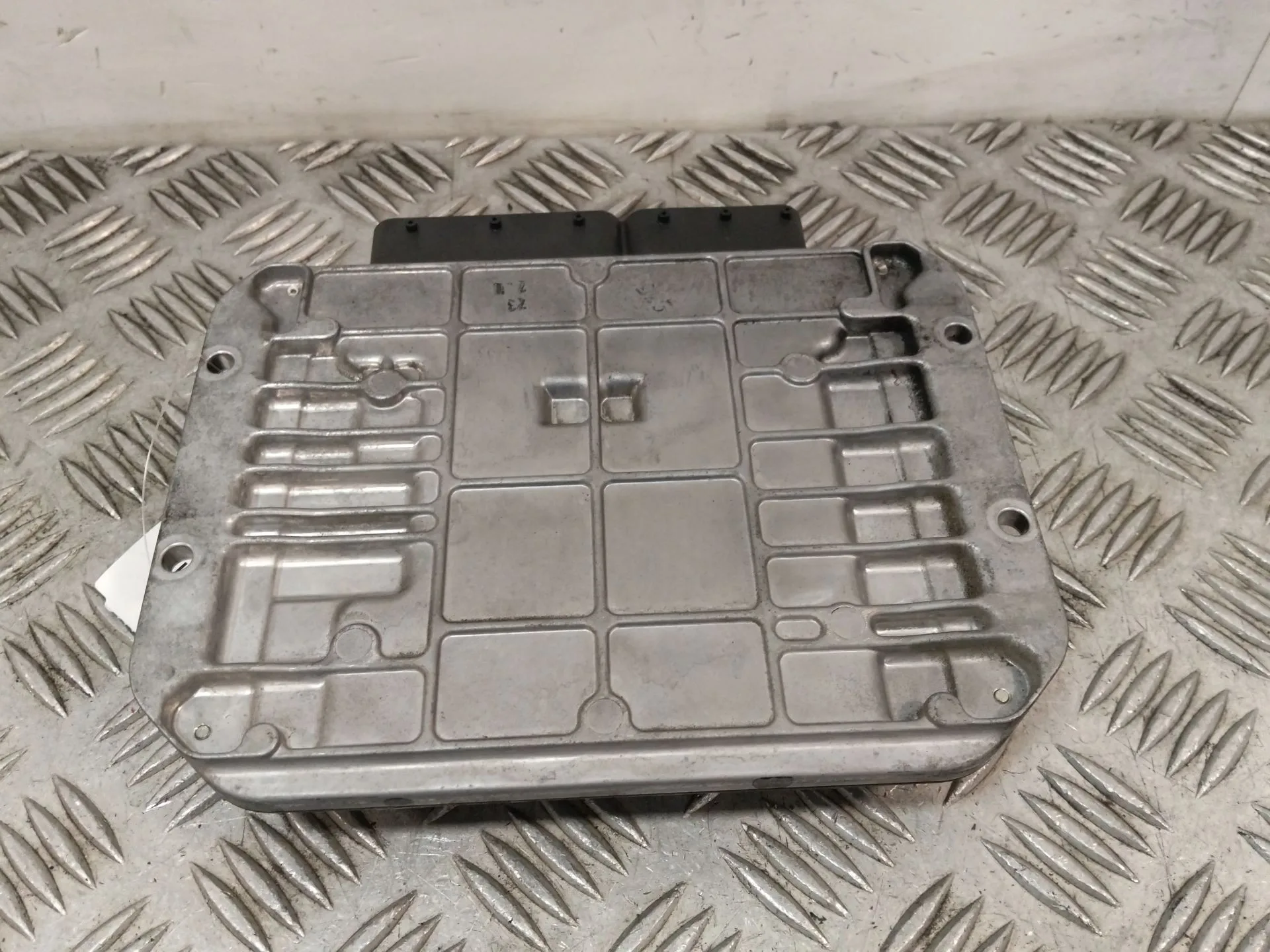 Centralita Motor Uce para Opel Astra J (P10)