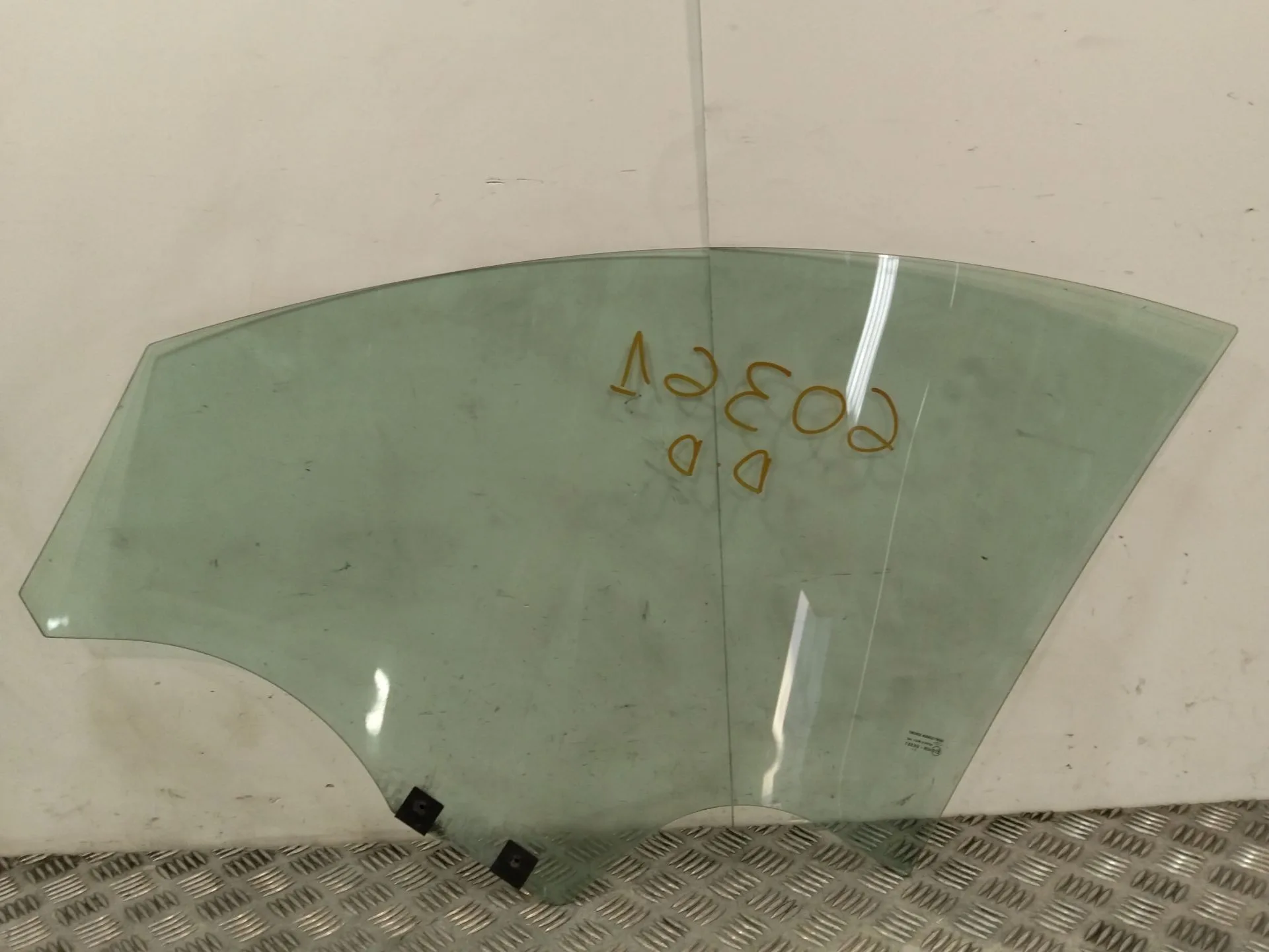 Luna Delantera Derecha para Volkswagen Passat B5.5 Variant (3B6)