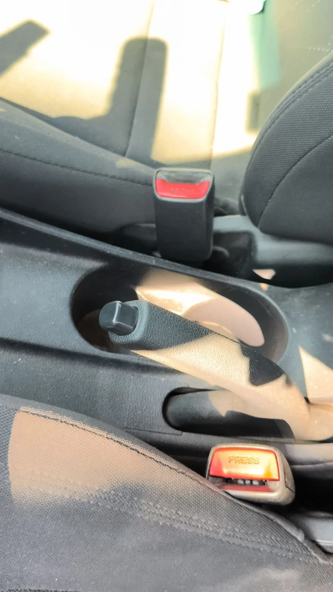 Enganche Cinturon Delantero Derecho para Kia Rio Iii (Ub)