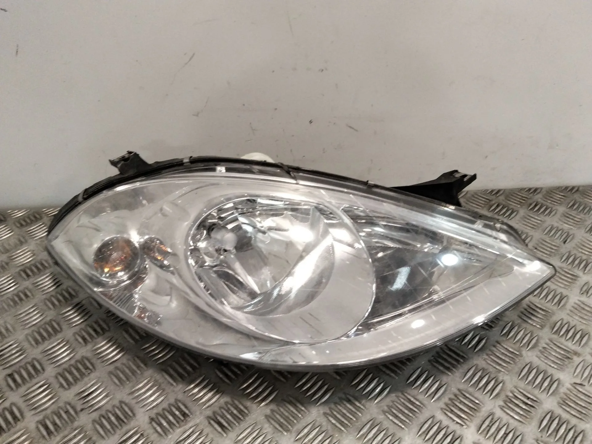 Faro Derecho para Mercedes-Benz Clase A (W169)