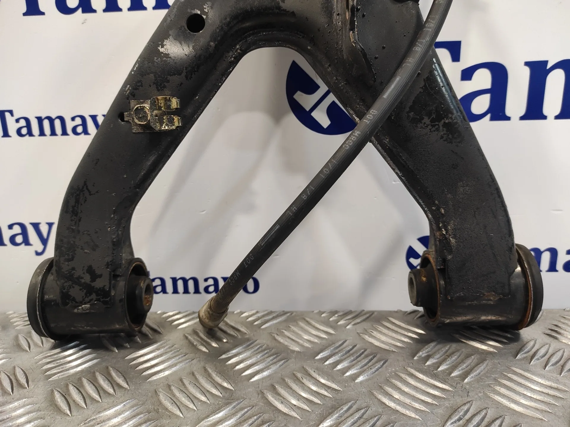 Brazo Suspension Superior Trasero Izquierdo para Mitsubishi Montero (V60/V70)