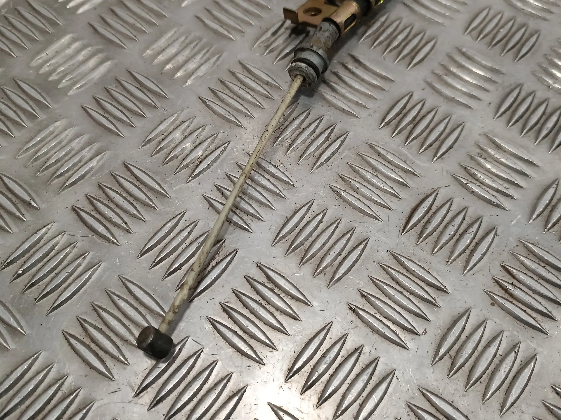 Mangueta Trasera Izquierda para Mitsubishi Montero (V60/V70)