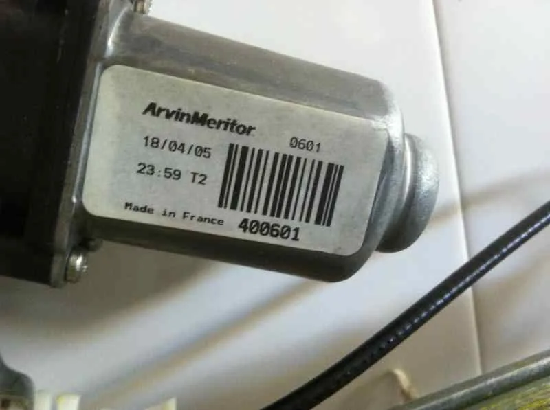 Elevalunas Trasero Izquierdo para Nissan Primera Berlina (P12)