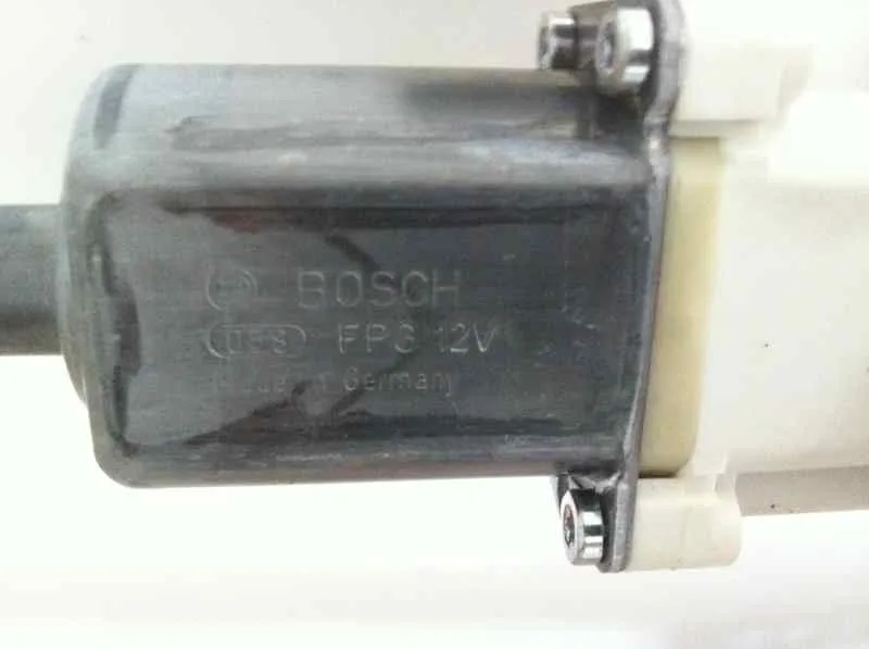Elevalunas Delantero Derecho para Nissan Micra (K12E)