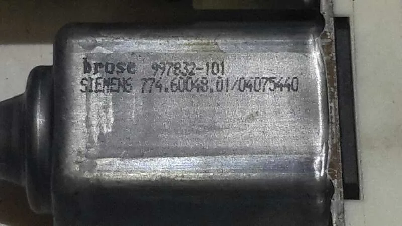 Elevalunas Delantero Derecho para Peugeot 307 (S1)
