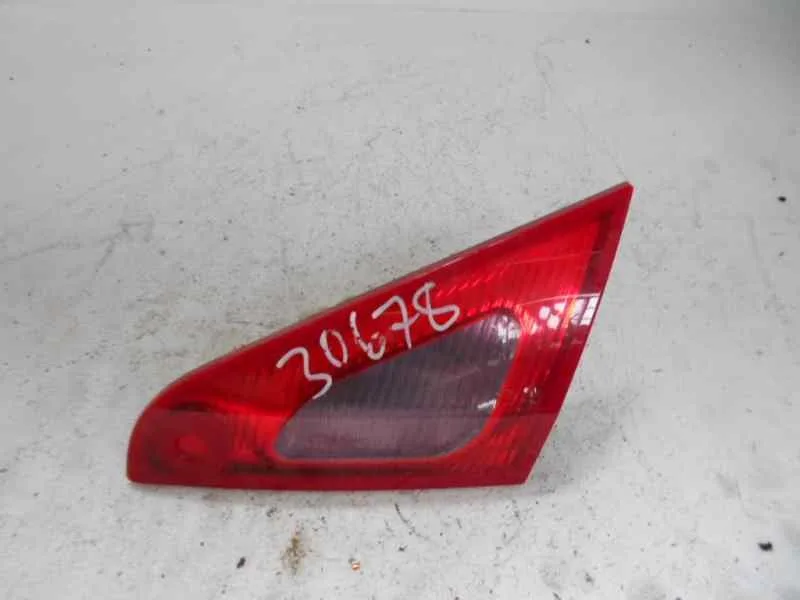 Piloto Trasero Porton Derecho para Mitsubishi Colt Berlina 3 (Z30)