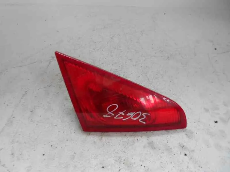 Piloto Trasero Porton Izquierdo para Mitsubishi Colt Berlina 3 (Z30)