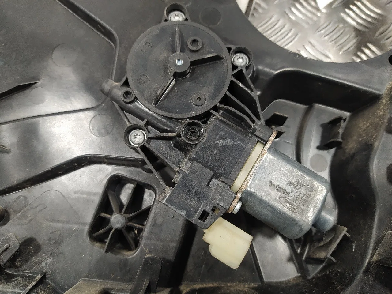 Elevalunas Delantero Derecho para Ford Fiesta (Cb1)