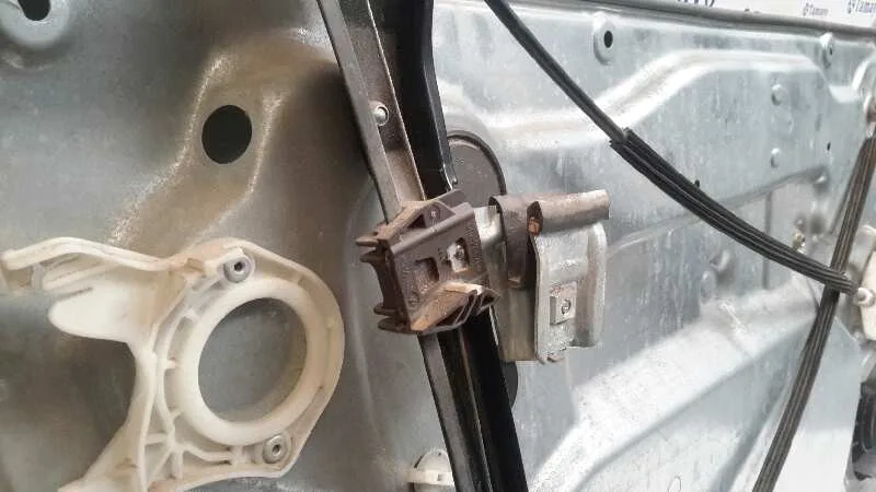 Elevalunas Delantero Derecho para Seat Ibiza (6L1)