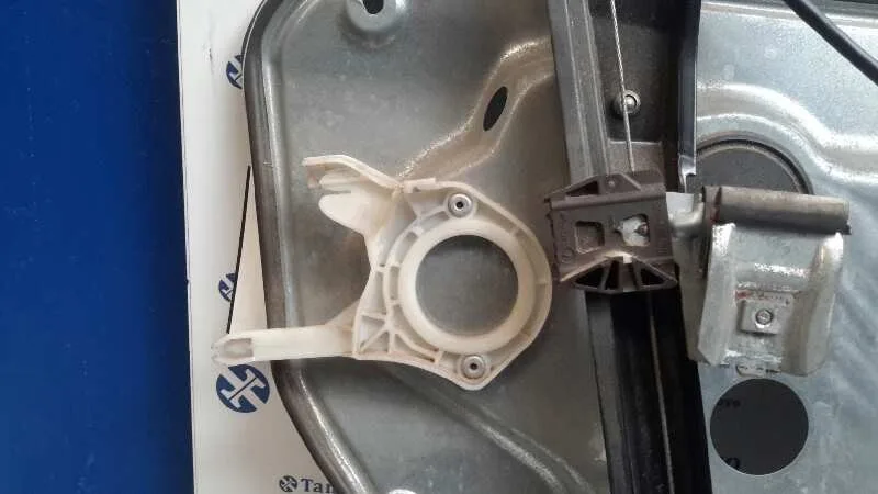 Elevalunas Delantero Derecho para Seat Ibiza (6L1)