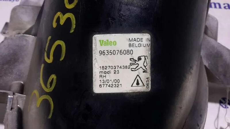 Faro Antiniebla Derecho para Peugeot 206 Berlina