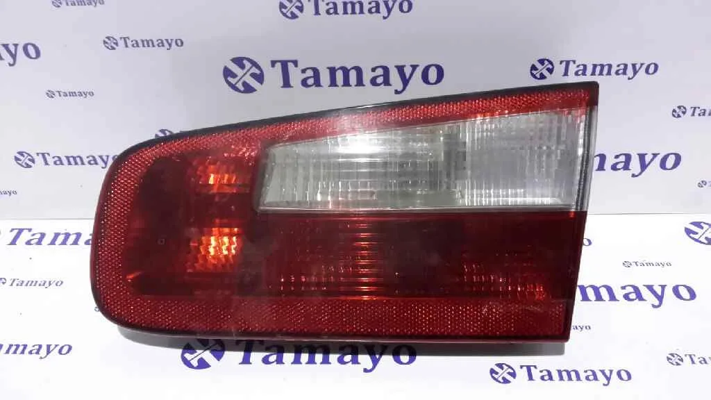 Piloto Trasero Derecho Porton para Renault Laguna (B56)