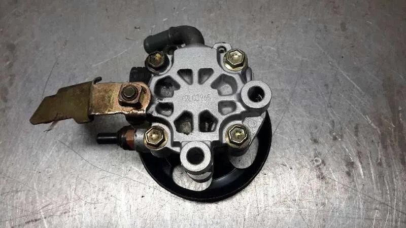 Bomba Servodireccion para Toyota Corolla Verso (E12)